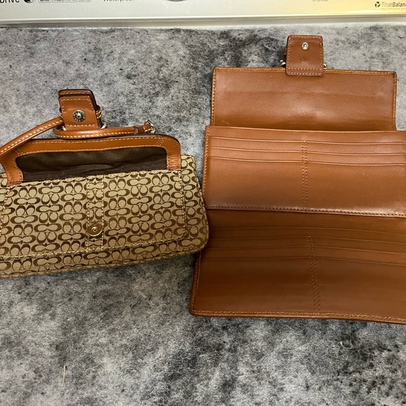 Coach Jacquard Signature Buckle Wallet and Wristlet - Picture 4 of 6